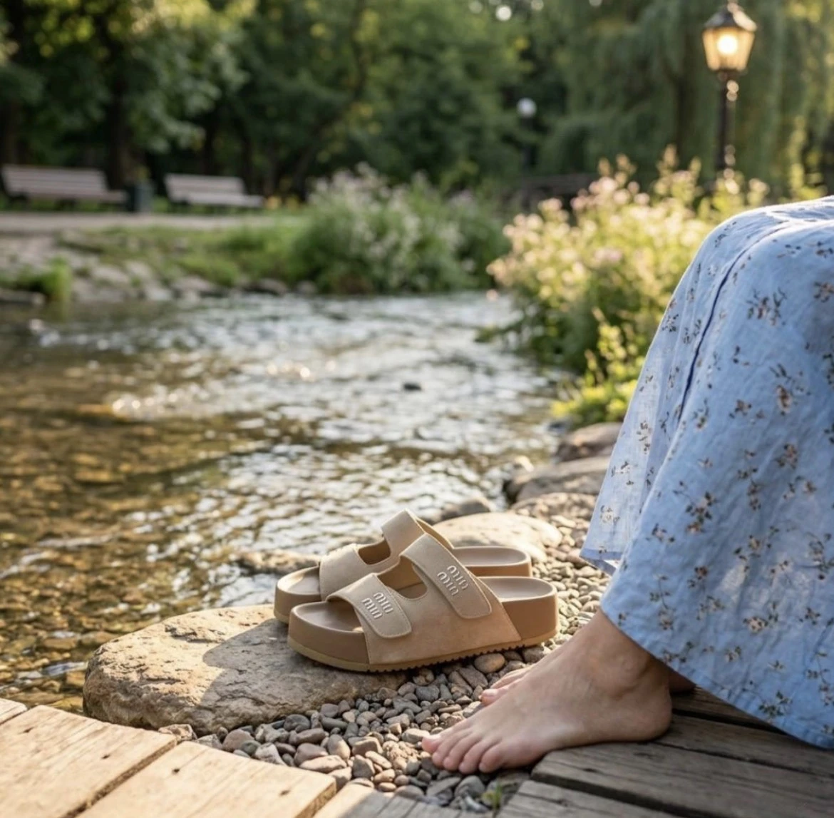 Шльопанці Miu Miu (beige), Босоніжки-шльопанці, купити взуття