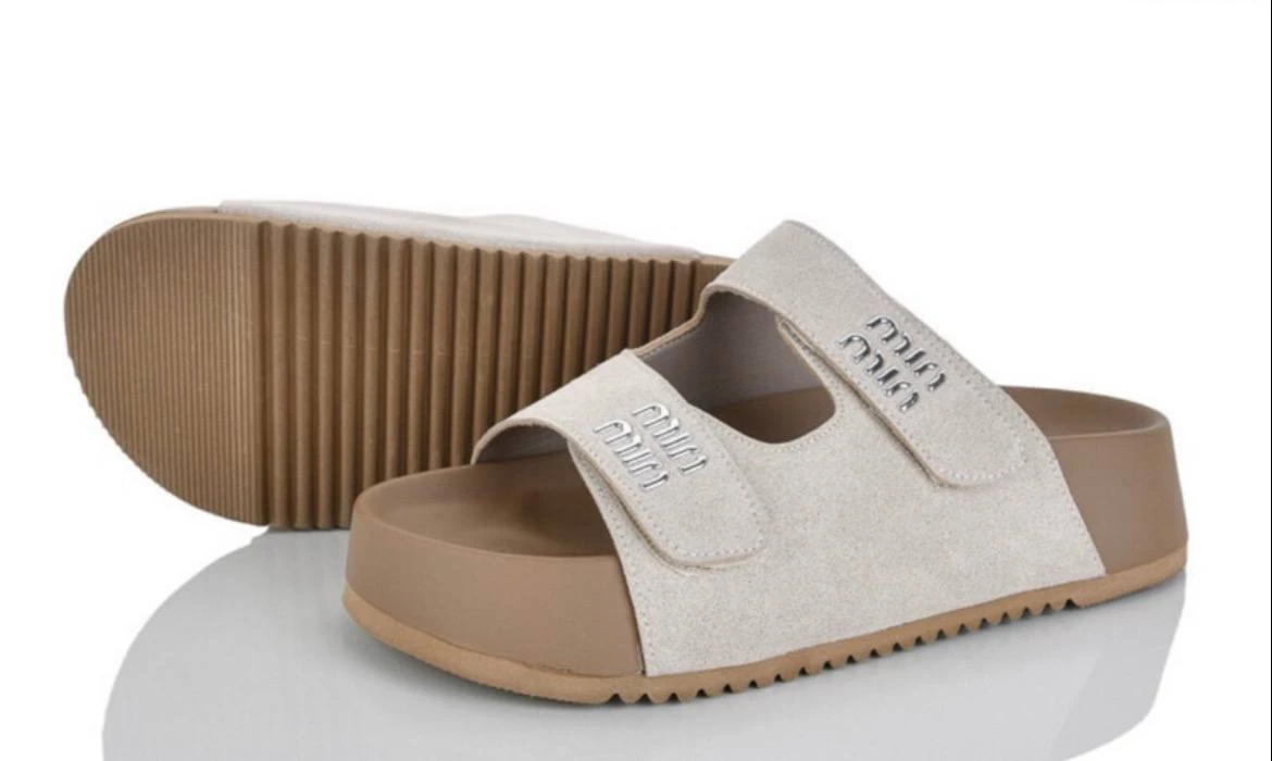Шльопанці Miu Miu (beige), Босоніжки-шльопанці, купити взуття